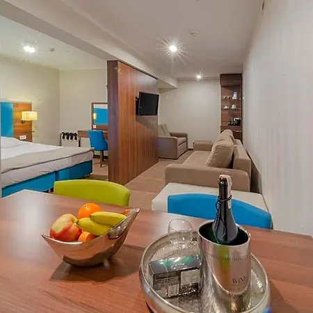 Holidayhomepl Z Balkonem Przy Plazy Lejlighedshotel Miedzyzdroje