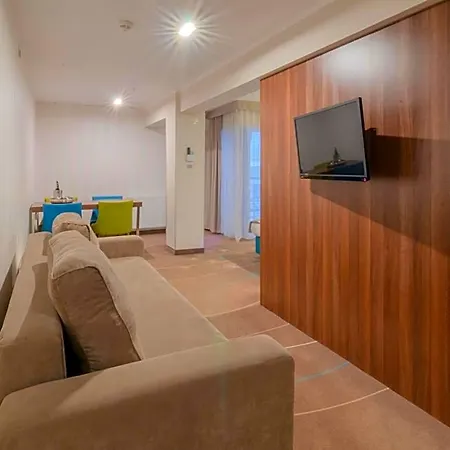 Aparthotel Holidayhomepl Z Balkonem Przy Plazy